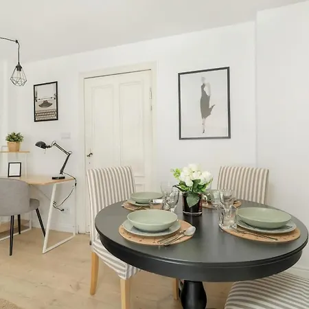 Cozy Sweet Close To Old Town In By Renters Appartement *